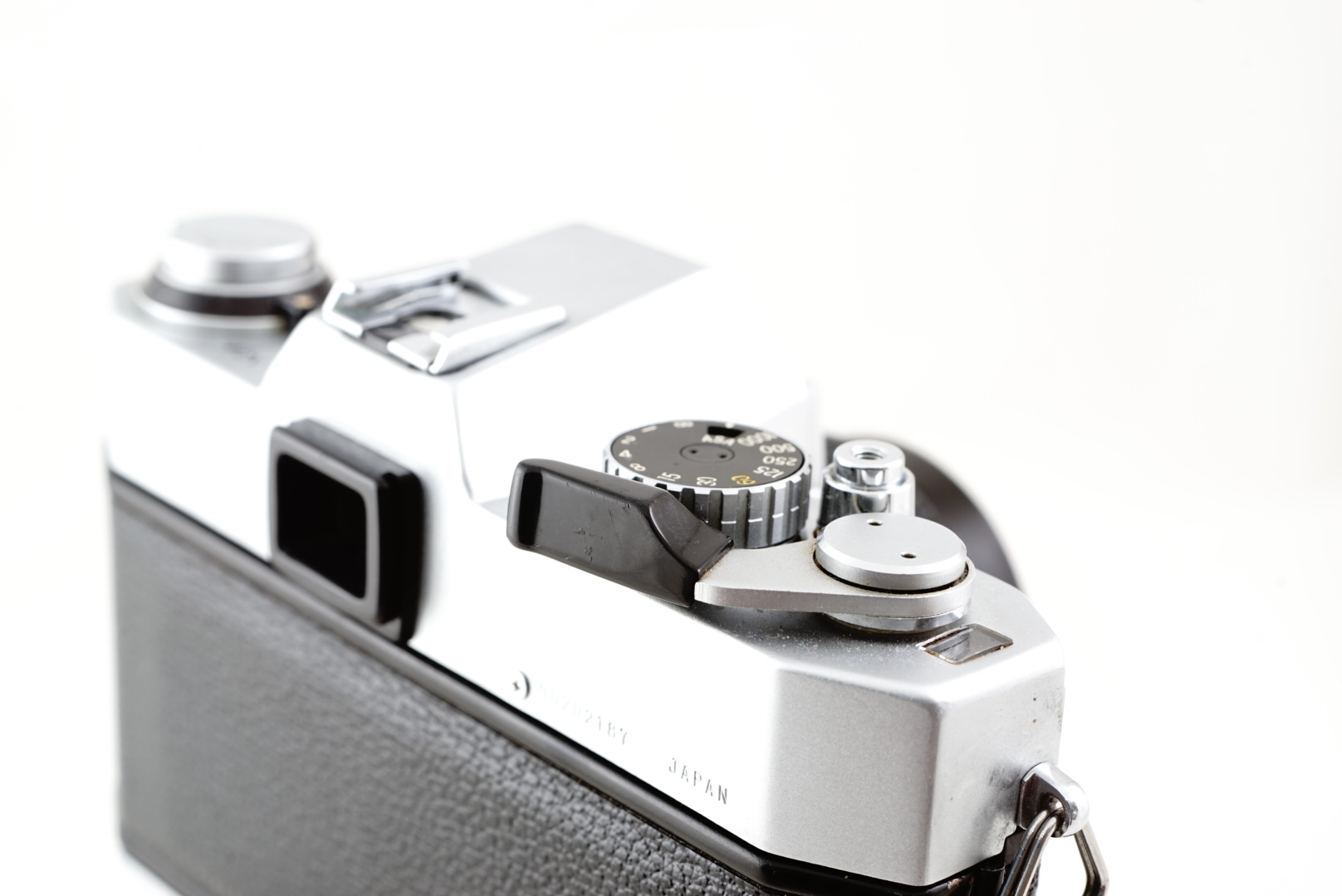 ภาพตัวอย่างกล้องฟิลม์ Yashica FX-2 ด้านข้าง